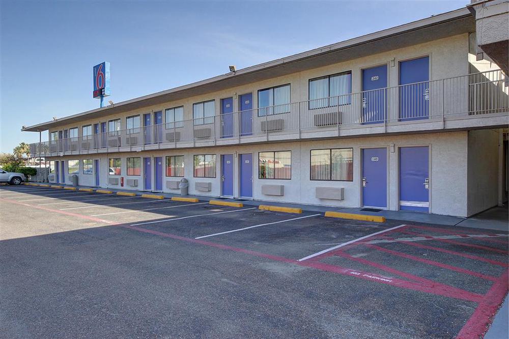 Motel 6-Laredo, Tx - South Экстерьер фото