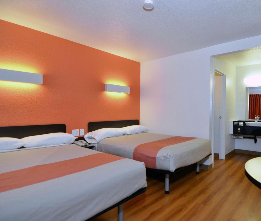 Motel 6-Laredo, Tx - South Экстерьер фото