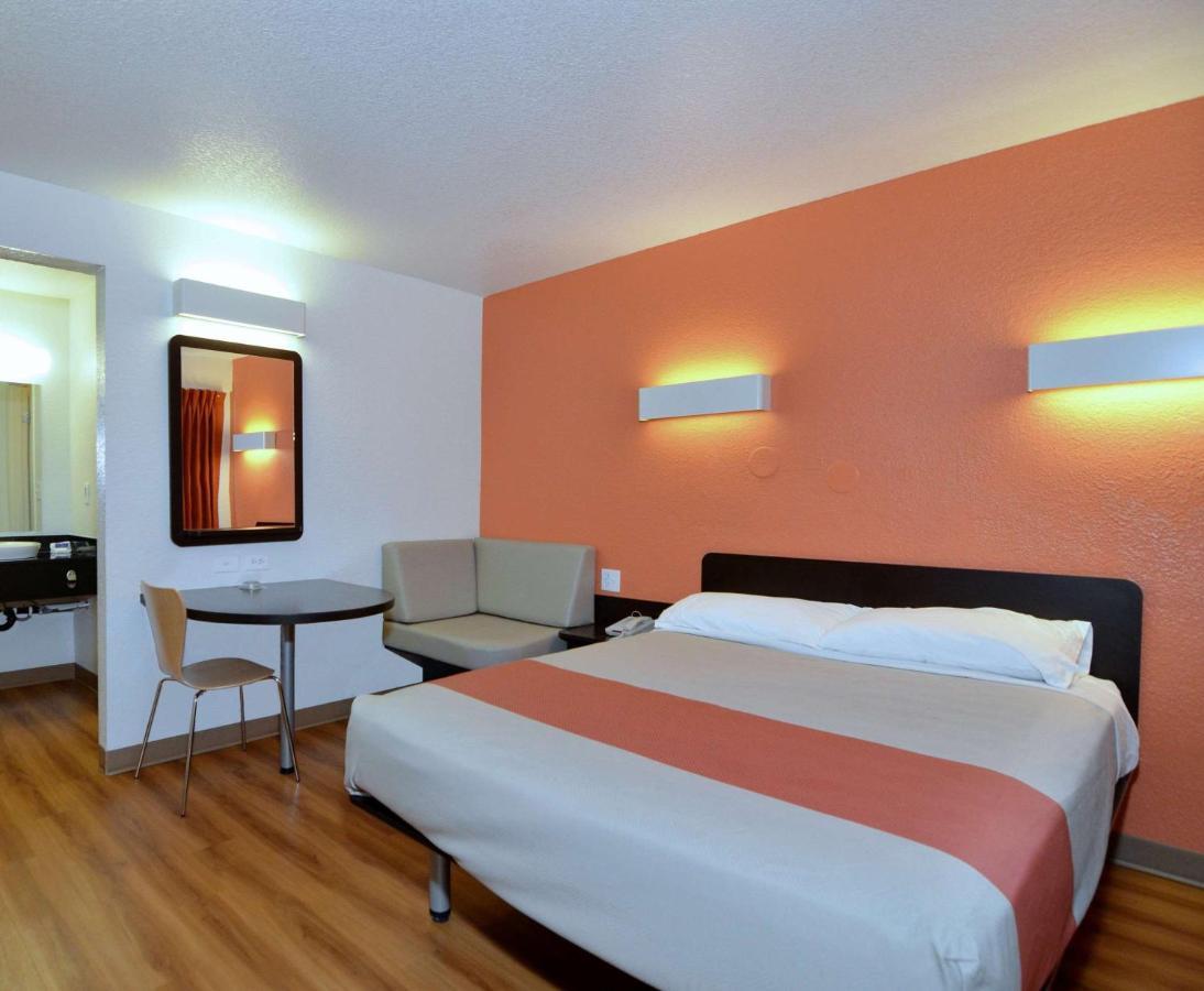Motel 6-Laredo, Tx - South Экстерьер фото