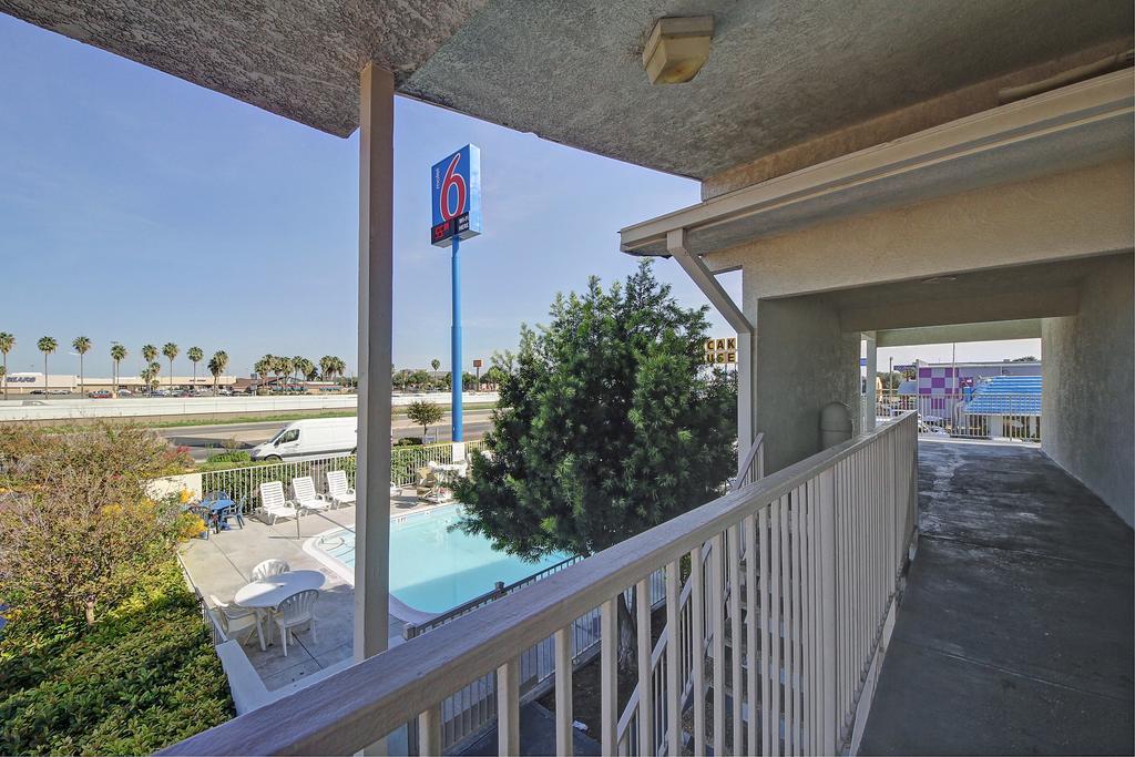 Motel 6-Laredo, Tx - South Экстерьер фото