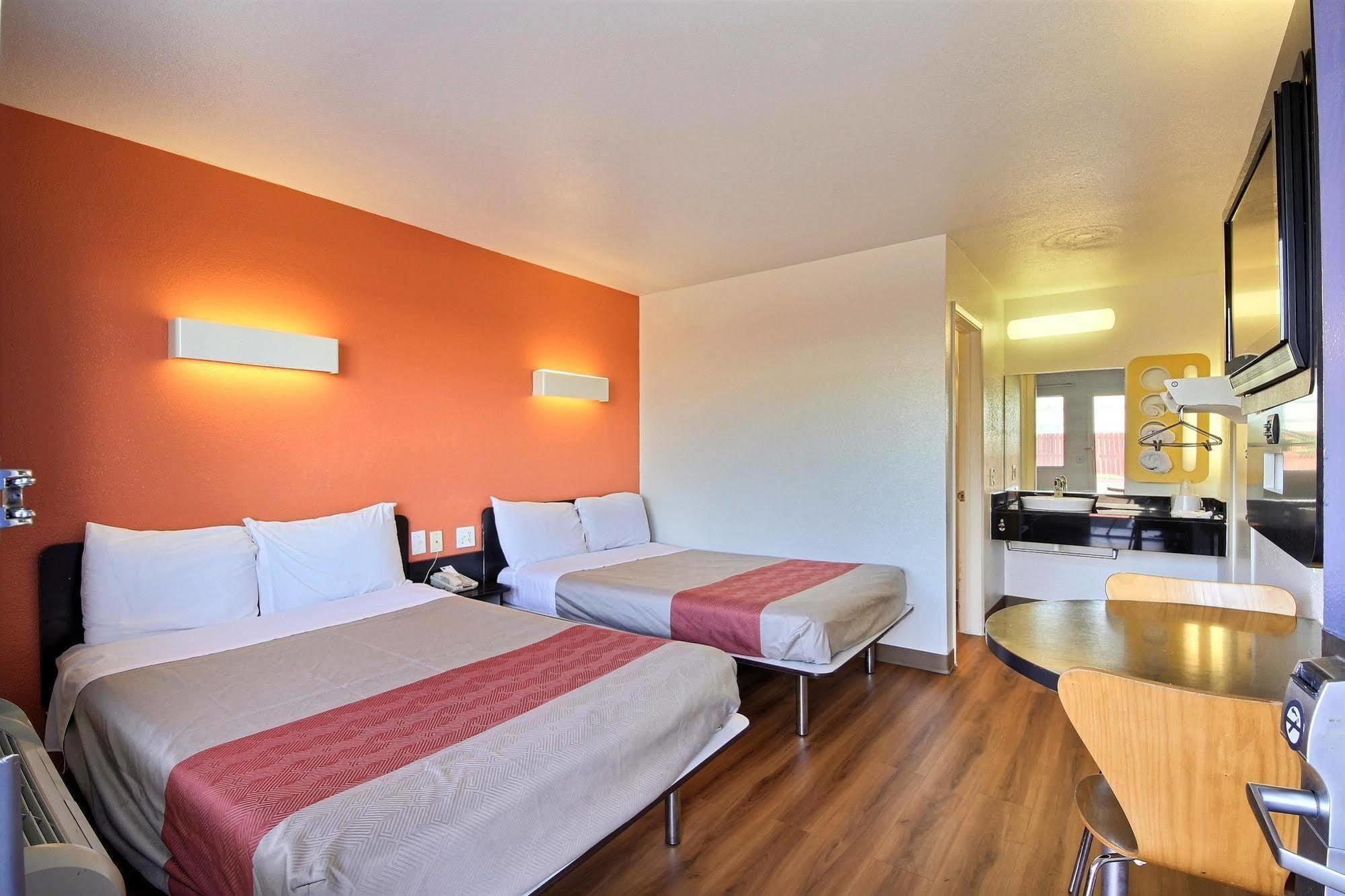 Motel 6-Laredo, Tx - South Экстерьер фото