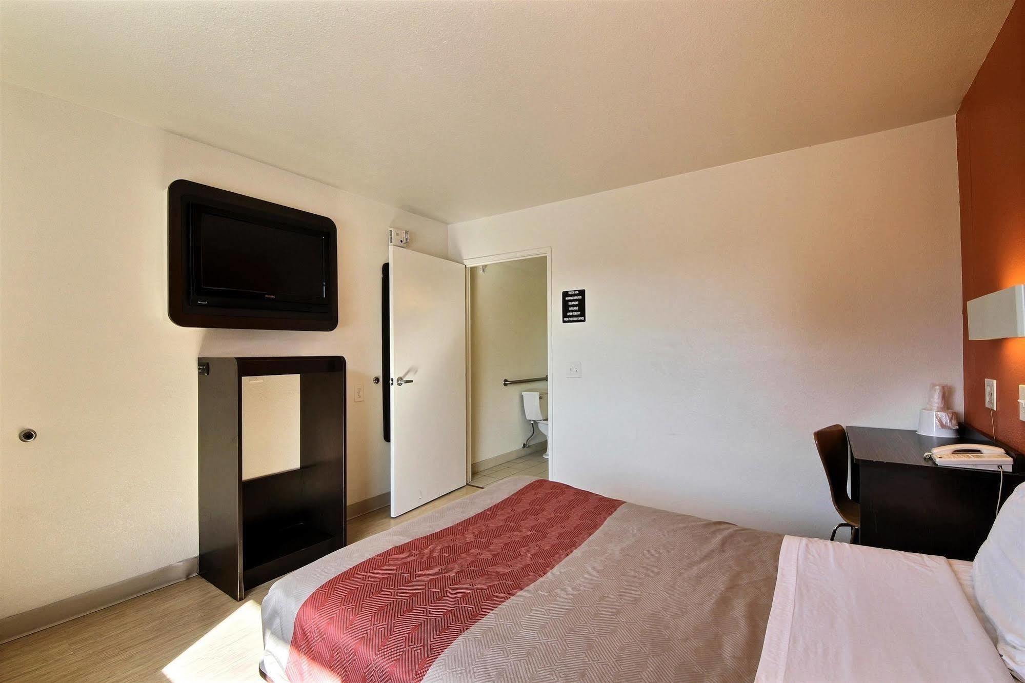 Motel 6-Laredo, Tx - South Экстерьер фото