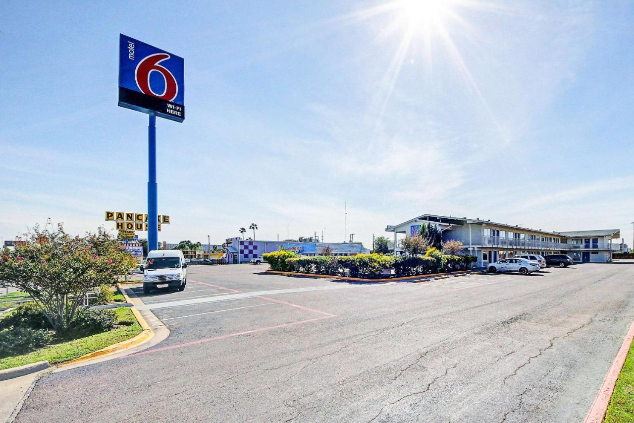 Motel 6-Laredo, Tx - South Экстерьер фото